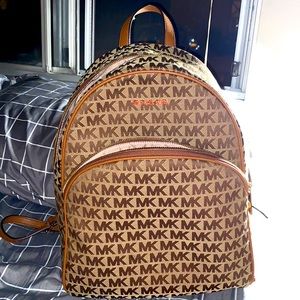 Michael kors backpack. Brown.